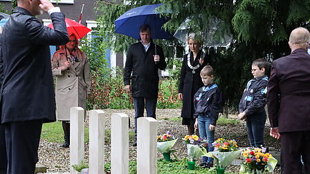 4 mei herdenking begraafplaats aan de Steenstraat