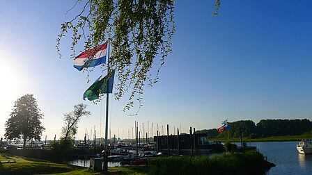 Foto van de haven van de Watersportvereniging Rijn en Lek