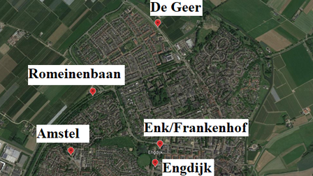 Luchtfoto van de gemeente met daarop de locaties aangegeven van de fietsvoorzieningen